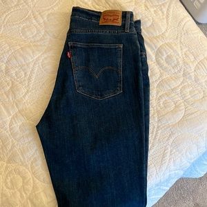 Levi’s 724 High Rise Straight. Size 31. Barely worn.